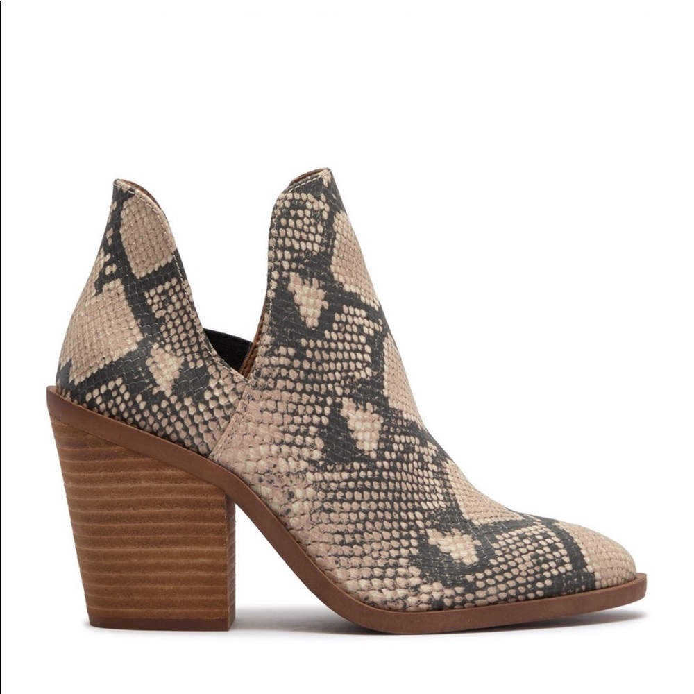 COPY - Steve Madden ankle boot